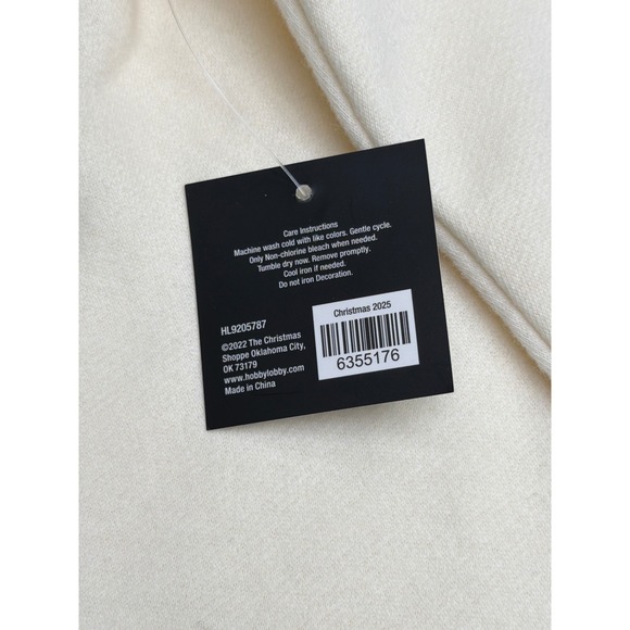 NWT Christmas Cow Sweatshirt Cream Holiday Graphic Long Sleeve Women's Medium - Picture 8 of 11